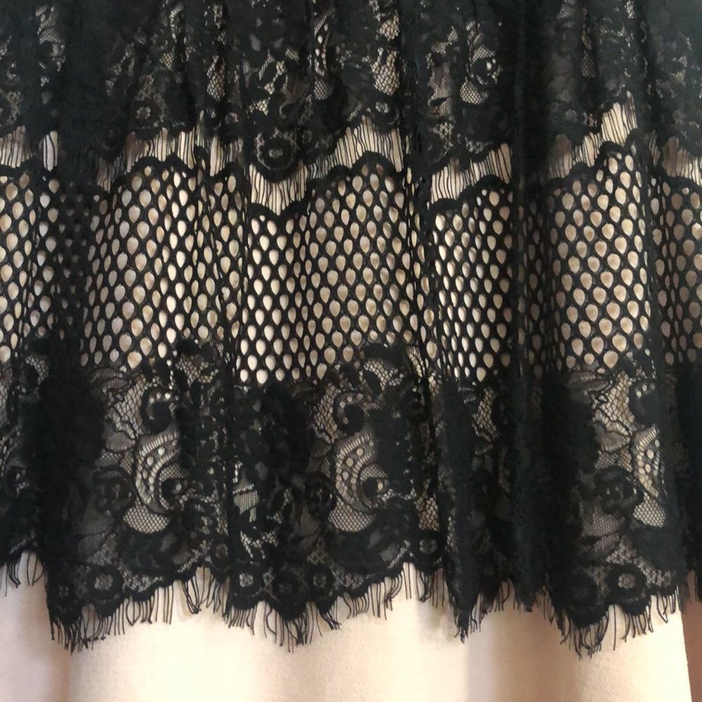 Adelyn Rae Lace Dress Size M - Picture 9 of 12
